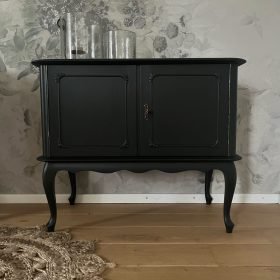 Kastje in Coal black